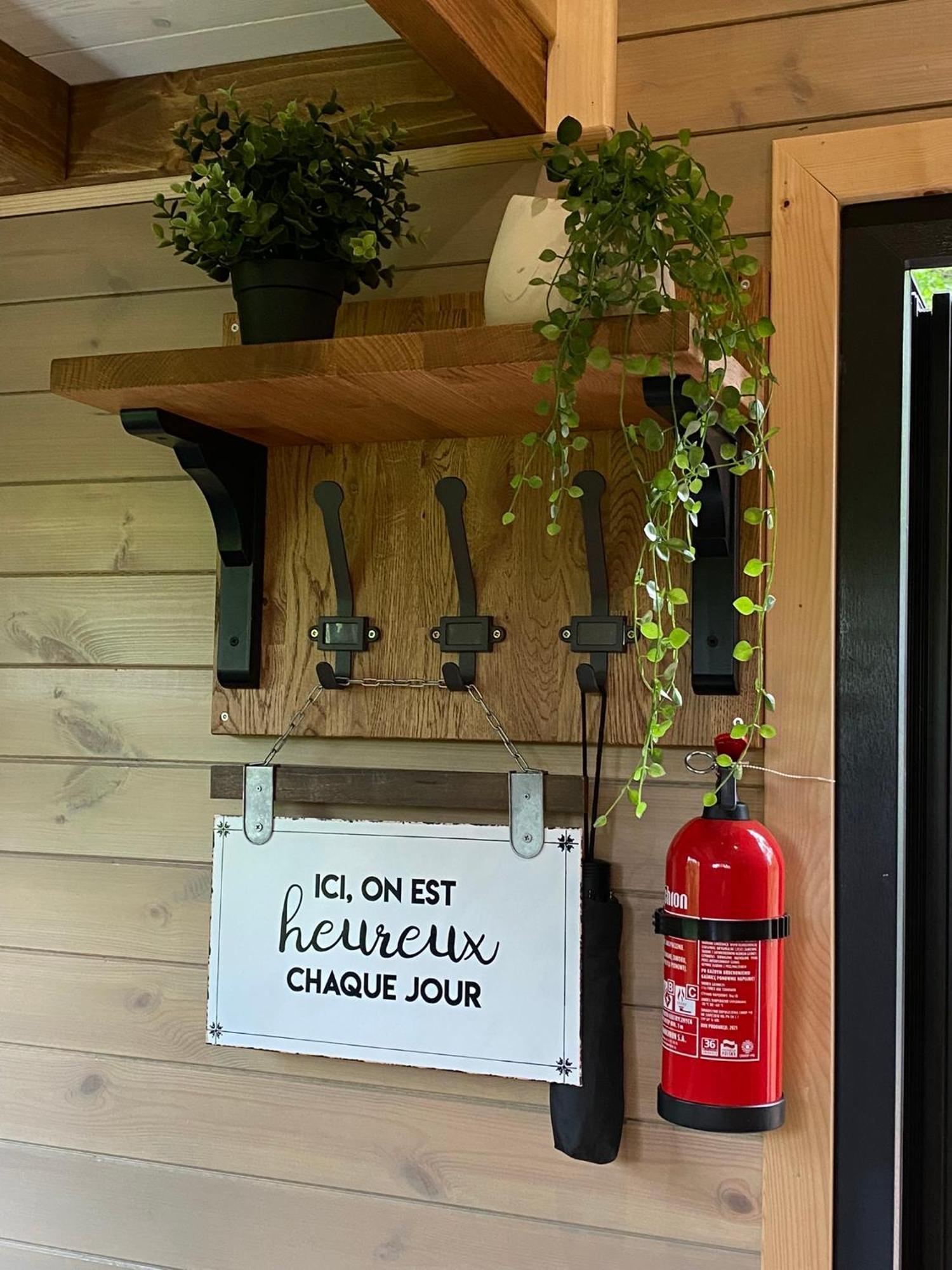 La Tiny House De Nanou Guest House Rochefort Exterior photo