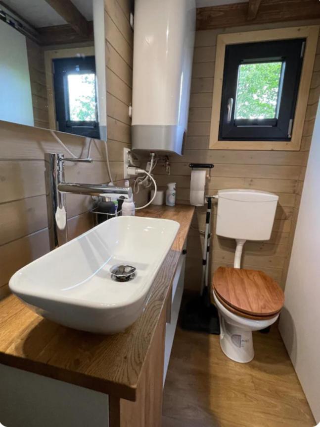 La Tiny House De Nanou Guest House Rochefort Exterior photo